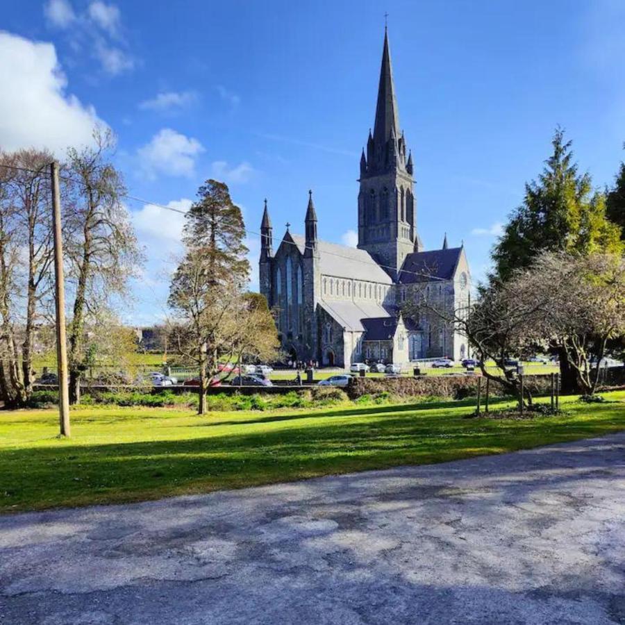 Spacious 2 Bedroom Apartment In Killarney Exterior foto